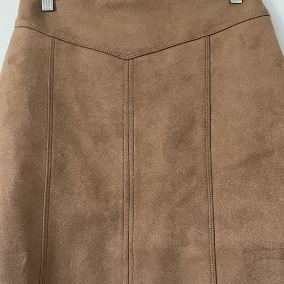 White House Black Market Tan Camel Ultra Sued Skirt - Picture 9 of 11